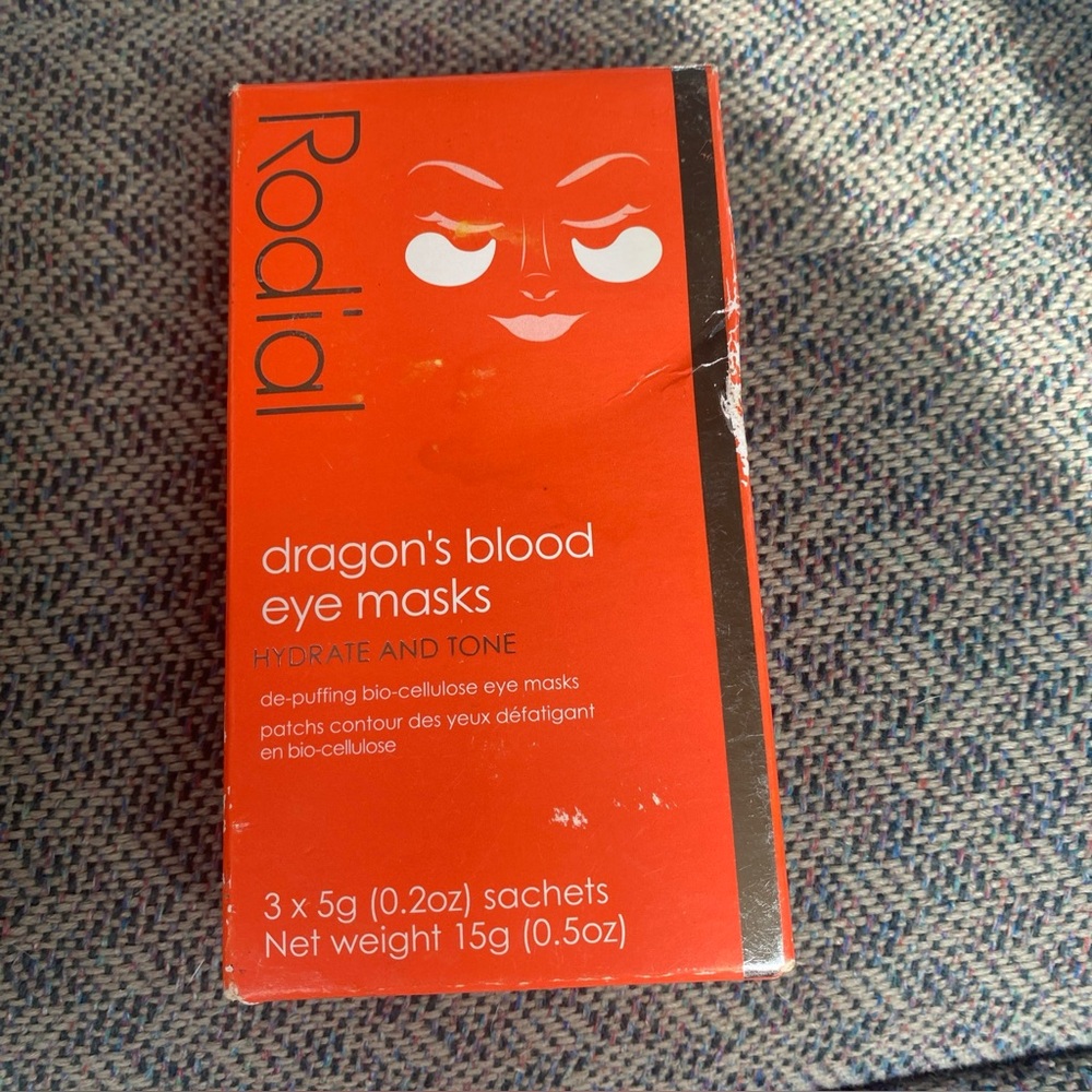 Rodial Dragons Blood Eye Gel Hydrate And Tone  0.5 Fl. Oz.